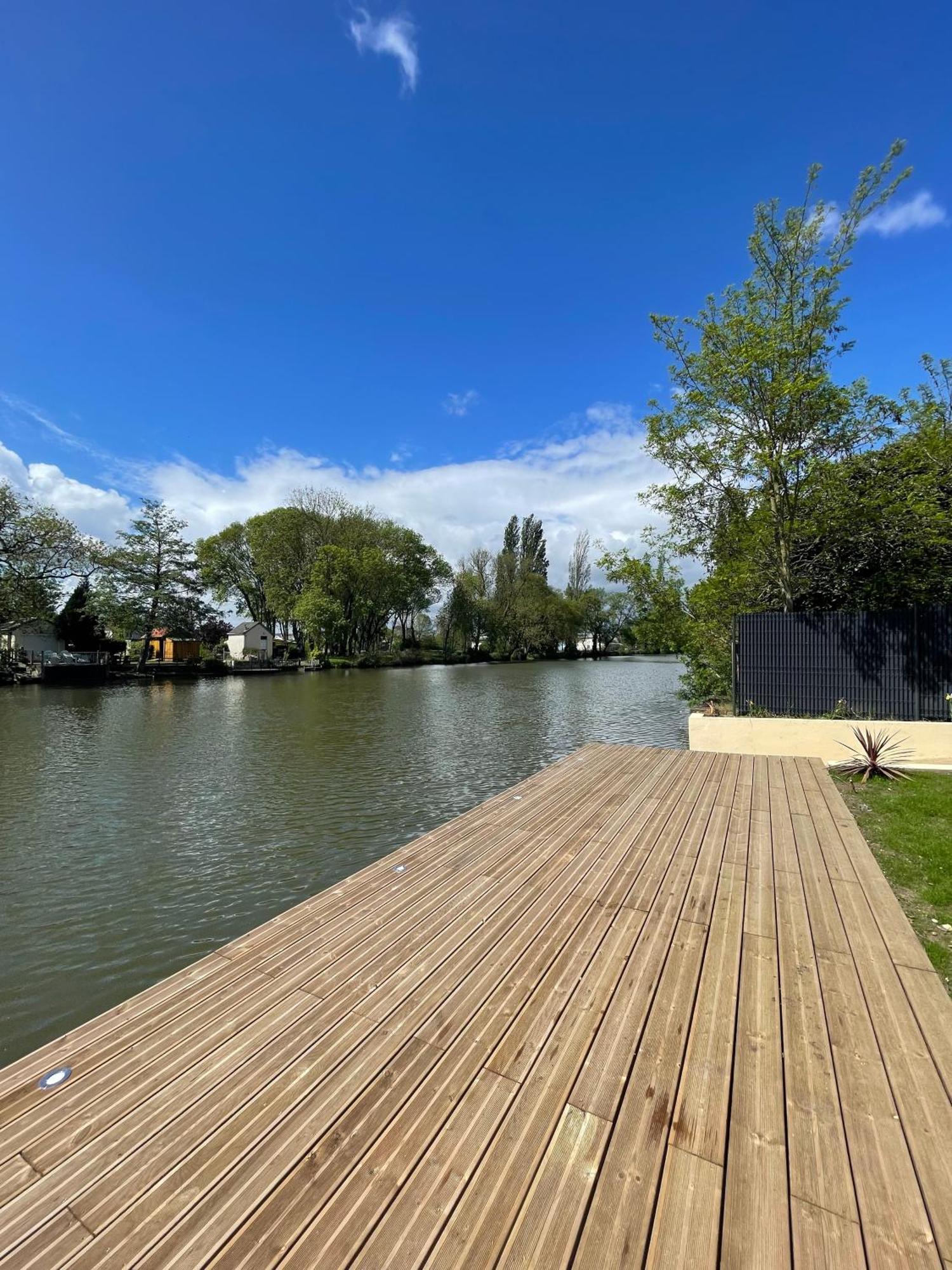 Le Beau Studio Du Bord De L'Eau Le Mans Exteriör bild